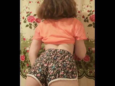 ❤️ Секси млада мадама сваля шортите си пред камерата. ❤ Секс видео в bg.hotpornphotos.ru ❤